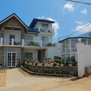 Blue Meadows Nuwaraeliya Hotel